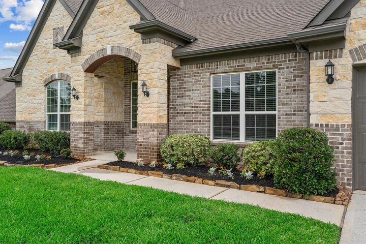Property Photo: 203 Magnolia Reserve Loop TX 77354
