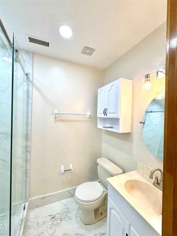 Property Photo:  801 E Stadium Court  TX 77546 