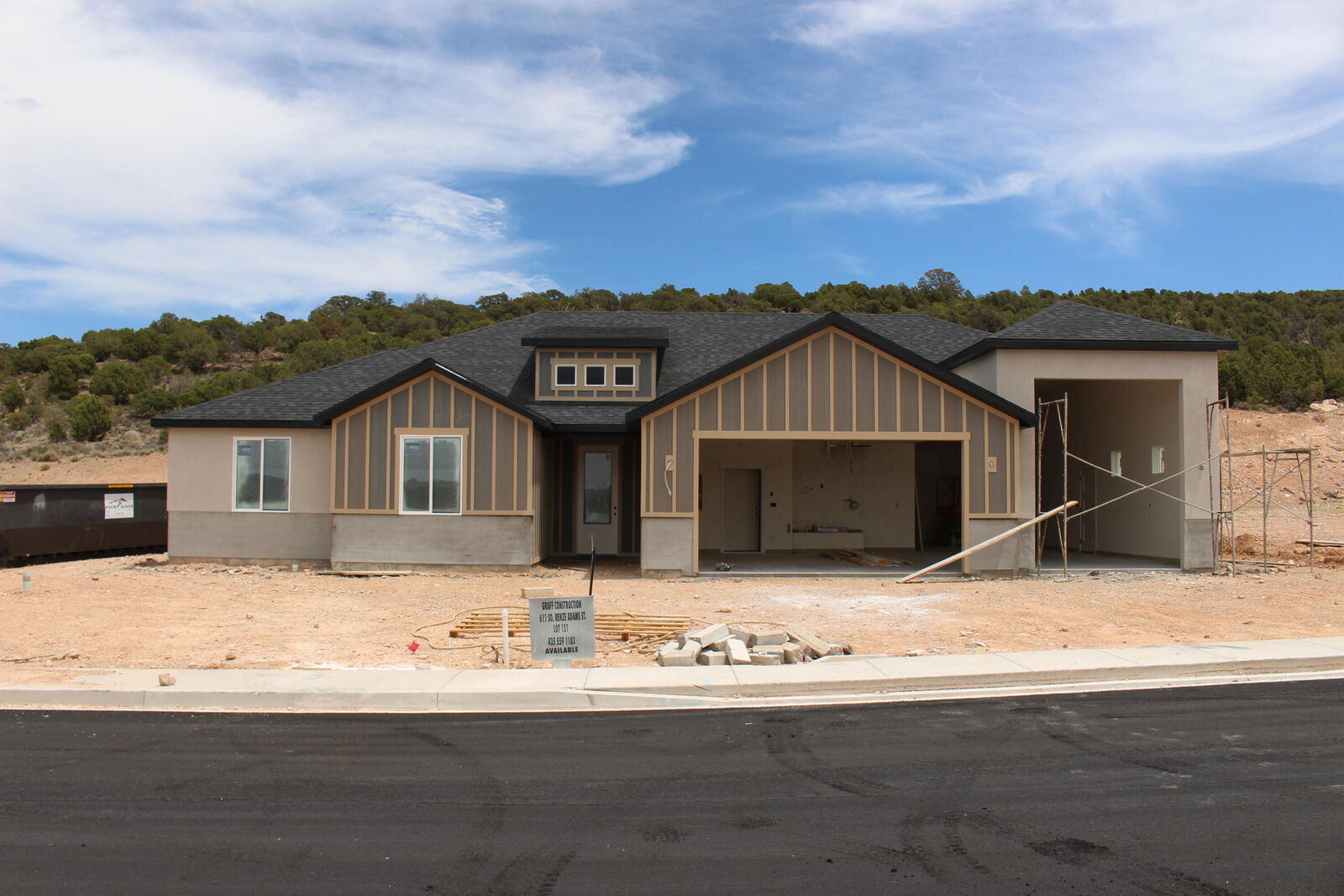 Property Photo: 611 S Renze Adams St UT 84720