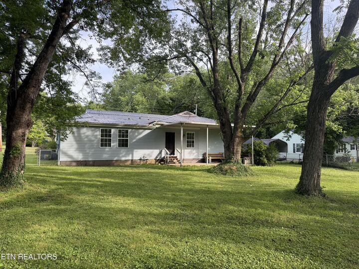 Property Photo:  1113 Mayflower Rd  TN 37763 