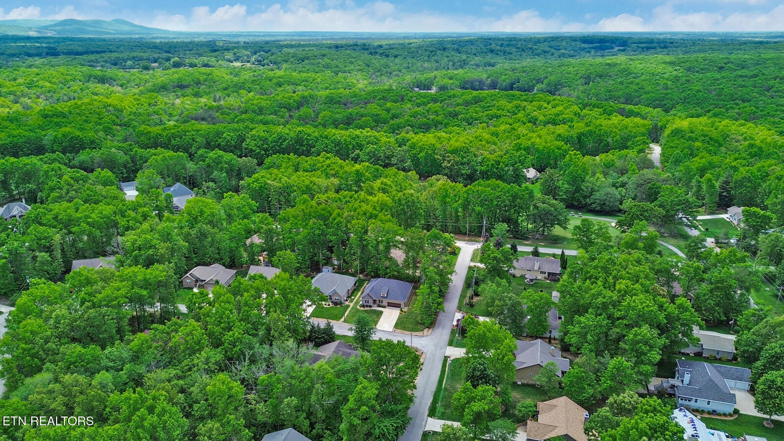 Property Photo: 10 King John Lane TN 38558
