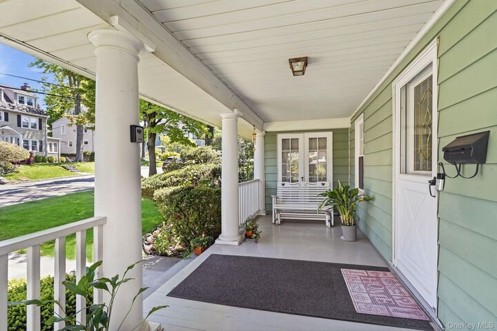Property Photo:  24 Grandview Avenue  NY 10605 