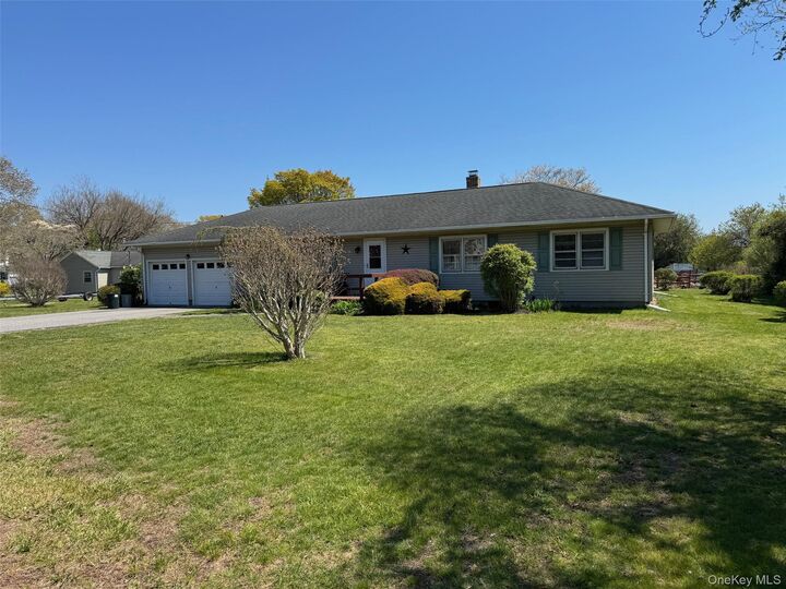 Property Photo:  6 Head Of The Neck Road  NY 11941 