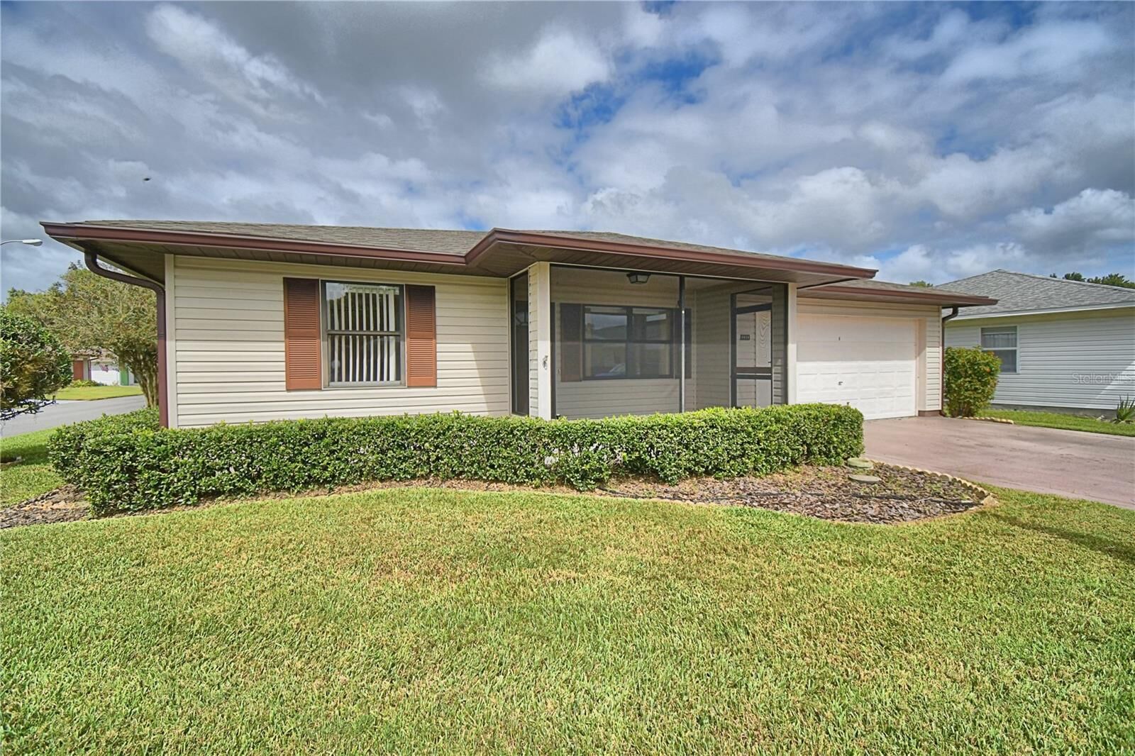 Property Photo: 4828 Squire Hollow Drive FL 33811