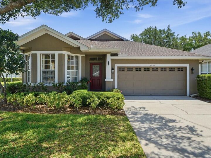 Property Photo:  19409 Golden Slipper Place  FL 33558 