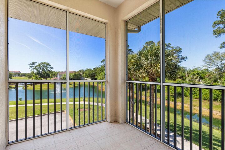 Property Photo:  80 Riverview Bend S 821  FL 32137 