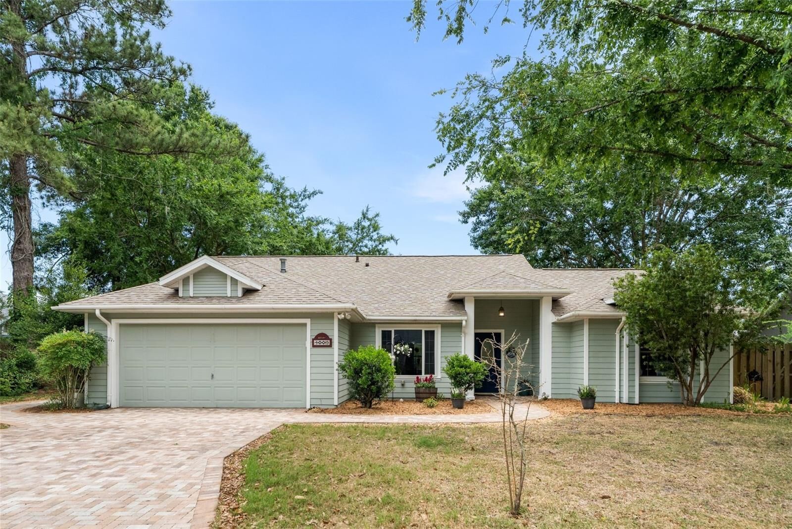 Property Photo:  4009 NW 60th Avenue  FL 32653 
