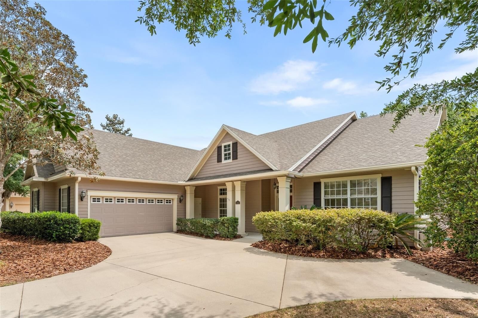 Property Photo:  13537 NW 7th Road  FL 32669 