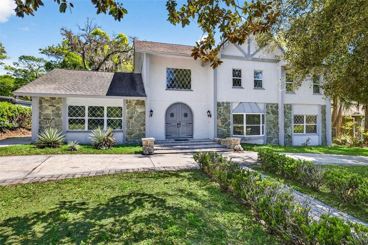 Property Photo:  305 Bannockburn Avenue  FL 33617 