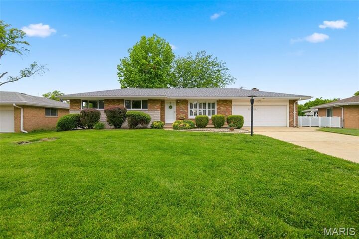 Property Photo:  7712 Sunray Lane  MO 63123 
