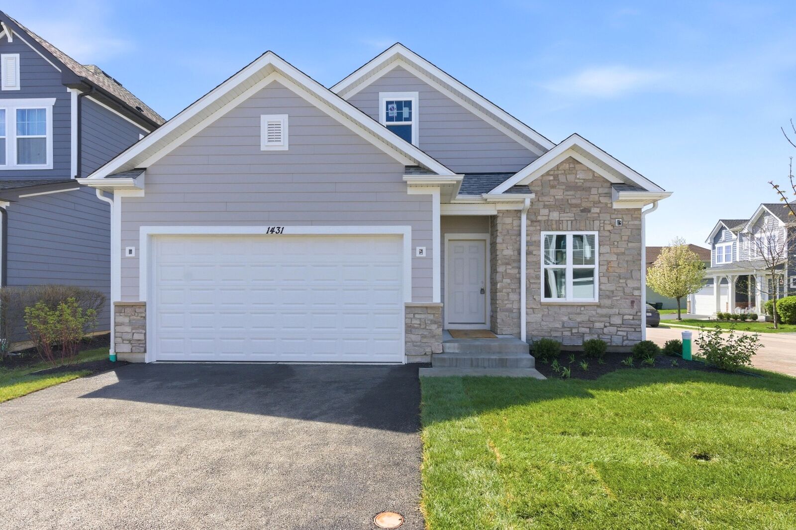 Property Photo:  1431 Somerset Place  IL 60010 