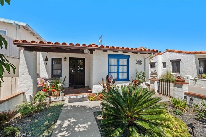 Property Photo:  140 Avenida Miramar  CA 92672 