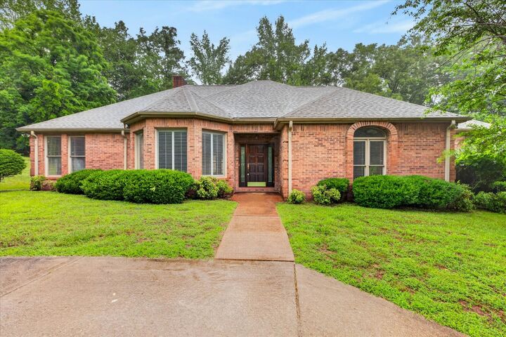 Property Photo: 216 Patrick Dr TN 37058