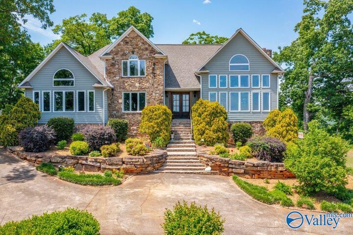 Property Photo:  1550 Scenic Drive  AL 35904 