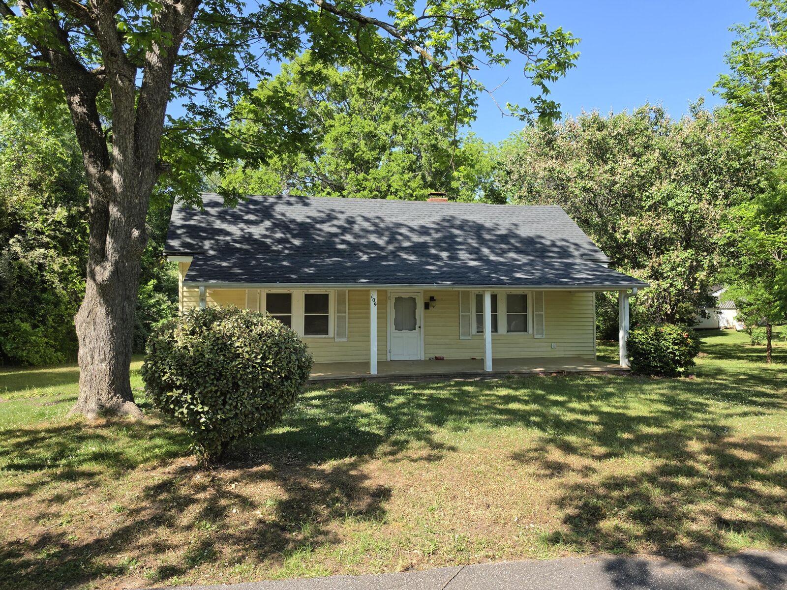 Property Photo:  109 Springdale Drive  GA 30673 