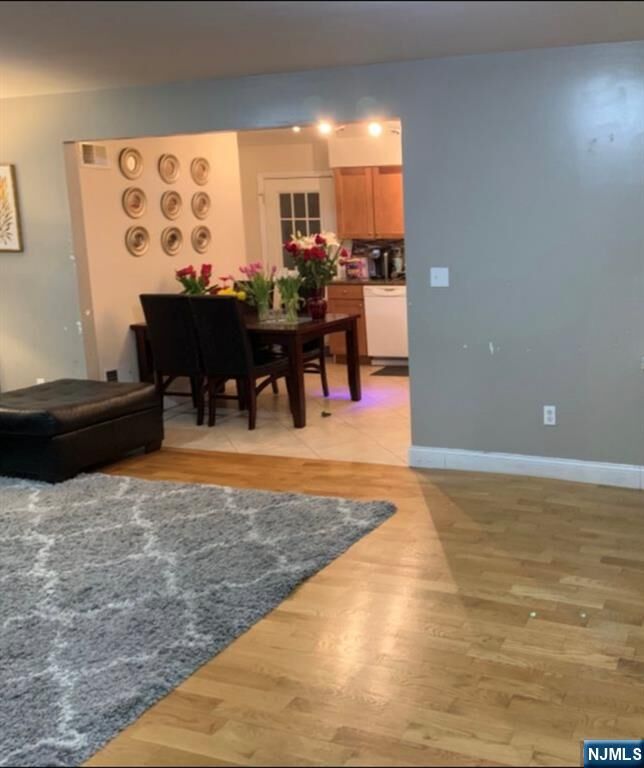 Property Photo:  435 Hillside Avenue 1  NJ 07663 