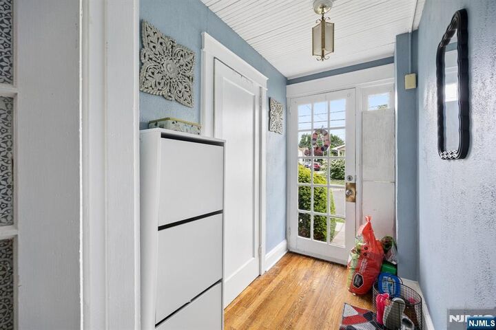 Property Photo:  86 Llewellyn Avenue  NJ 07506 