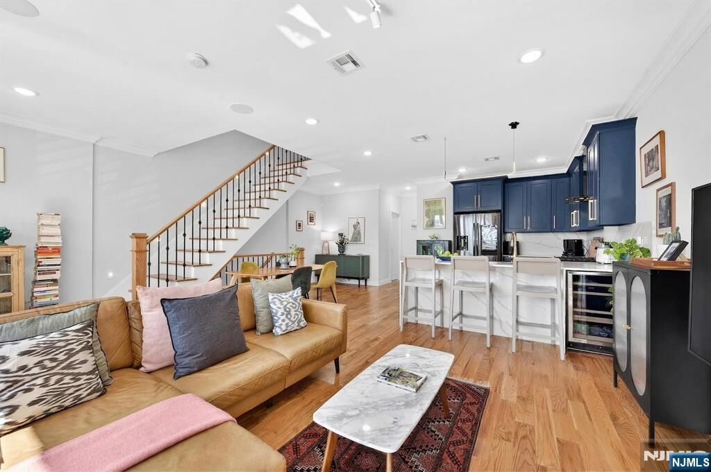 Property Photo: 865 Summit Avenue 2 NJ 07307
