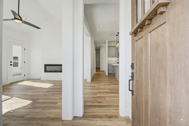Property Photo:  2917 Travis Avenue  MT 59601 