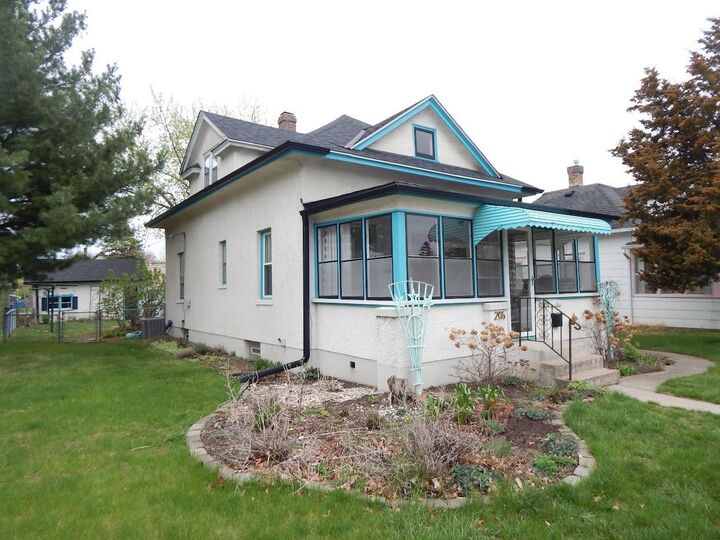 Property Photo:  205 10th Avenue N  MN 55343 