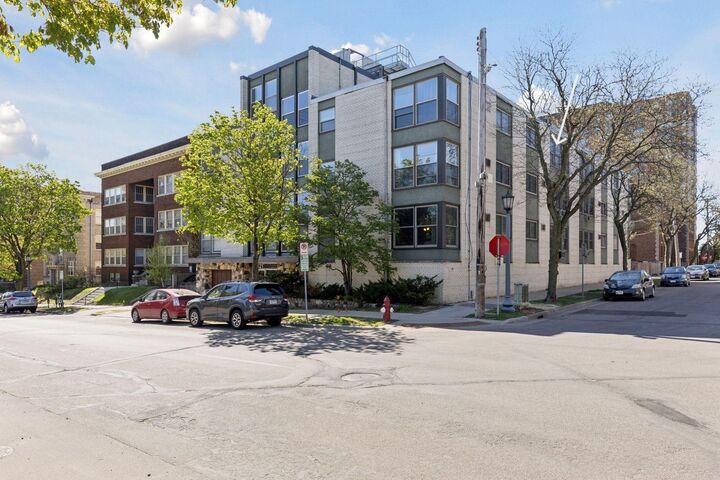 Property Photo:  821 Douglas Avenue 304  MN 55403 