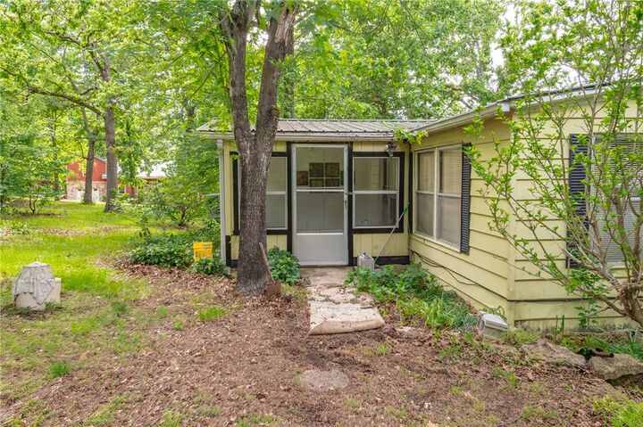 Property Photo:  1247 W First Street  AR 72644 