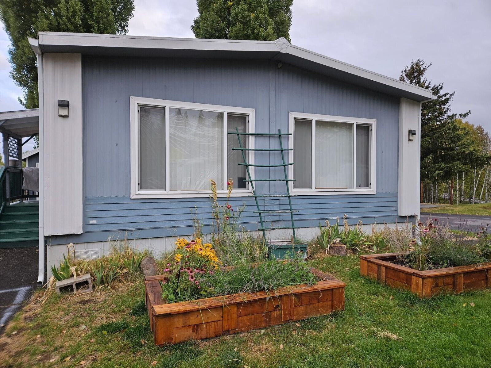 Property Photo:  4000 Round Lake Road Spc 12  OR 97601 