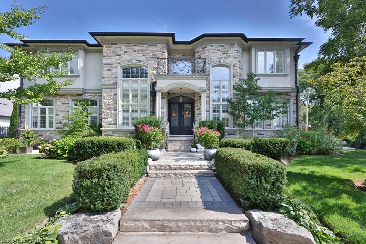 2229 Lakeshore Road — photo 1