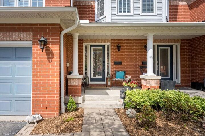 Property Photo:  2145 Country Club Drive 27  ON L7M 4E1 
