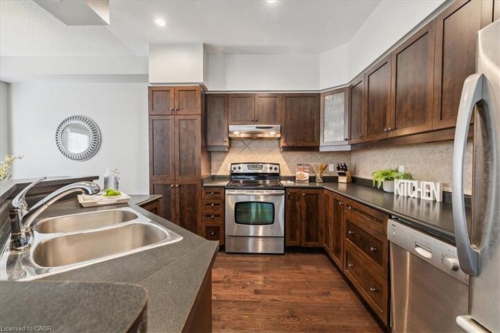 Property Photo:  5080 Fairview Street 72  ON L7L 7G2 