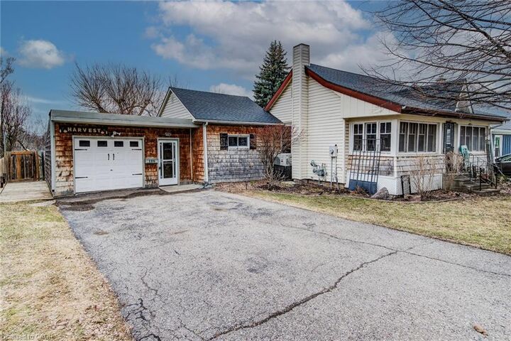 Property Photo:  186 Norwich Avenue  ON N4S 3V6 