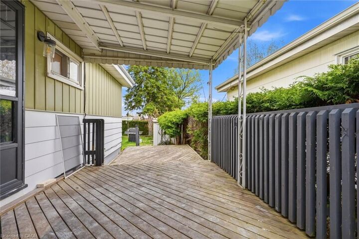 Property Photo:  16 Ronaldshay Avenue  ON L9A 3B1 