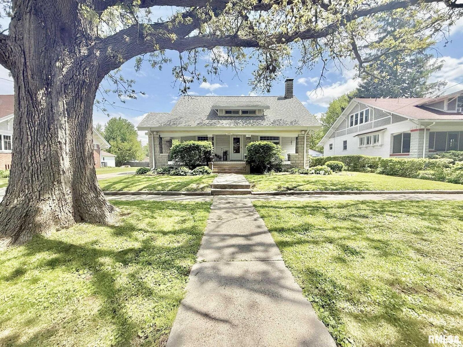 Property Photo: 691 Jefferson Street IL 61401