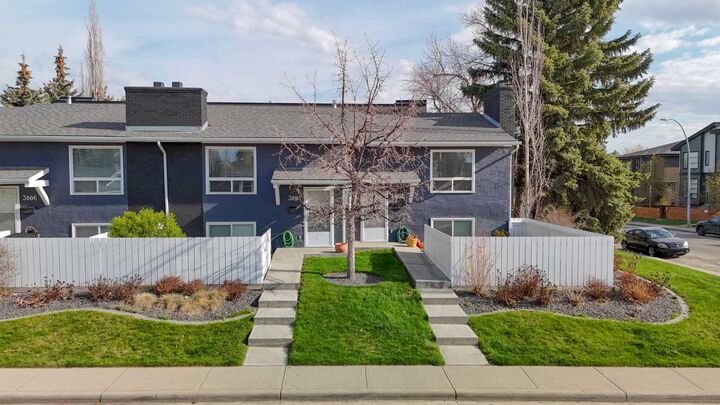 Property Photo:  3004 25 Avenue SW  AB T3E 0K4 