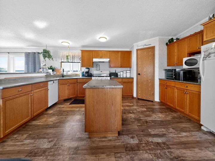 Property Photo: 15137 Twp 1052 AB T0H 2H0