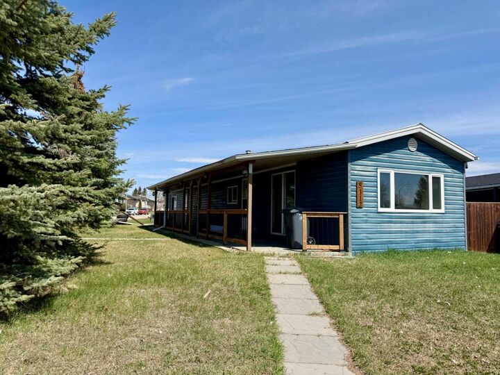 Property Photo:  5112 64 Avenue  AB T4J 1E2 