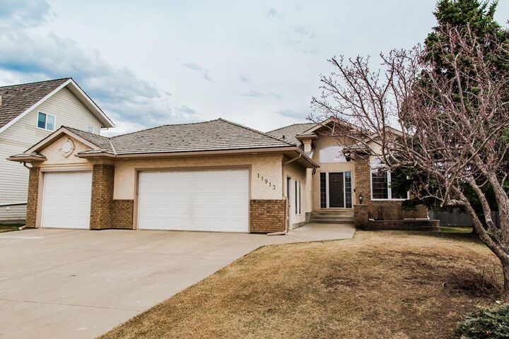 Property Photo:  11913 Cygnet Boulevard  AB T8X 1L9 