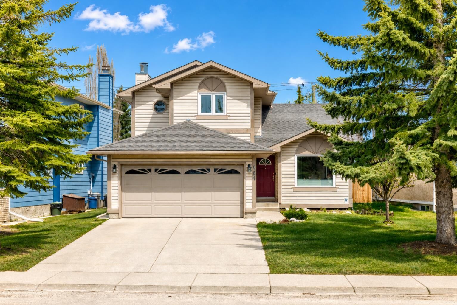 Property Photo:  481 Sunmills Drive  AB T2X 2T5 