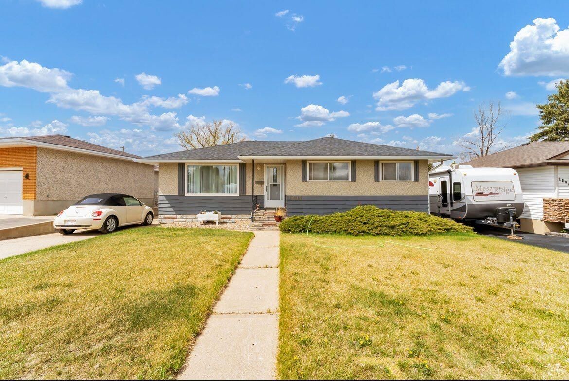 Property Photo:  1804 29 Street SE #1 1804  AB T1A 2J1 