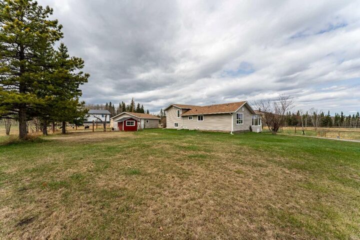 Property Photo:  370 16 Avenue  AB T0L 2A0 
