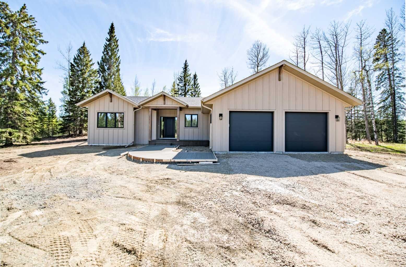 Property Photo: 413 Valley View Close AB T4T 2A2