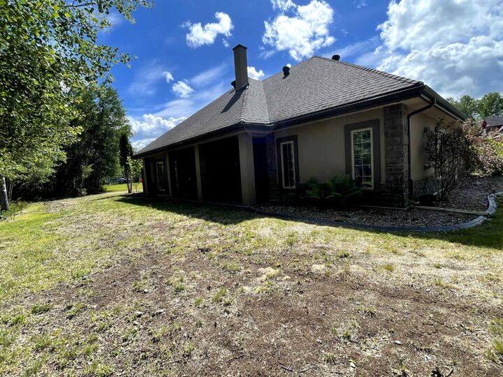 Property Photo: 5 Caribou Close AB T0H 1Z0