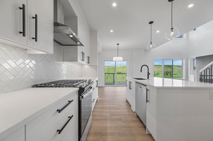 Property Photo:  135 Walgrove Bay SE  AB T2X 4Y7 