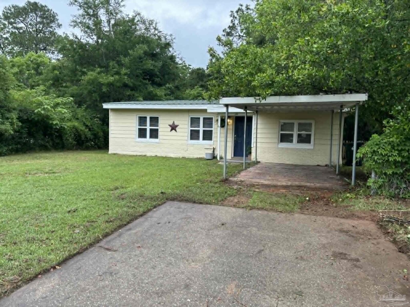 Property Photo:  28 Norwood Dr  FL 32506 
