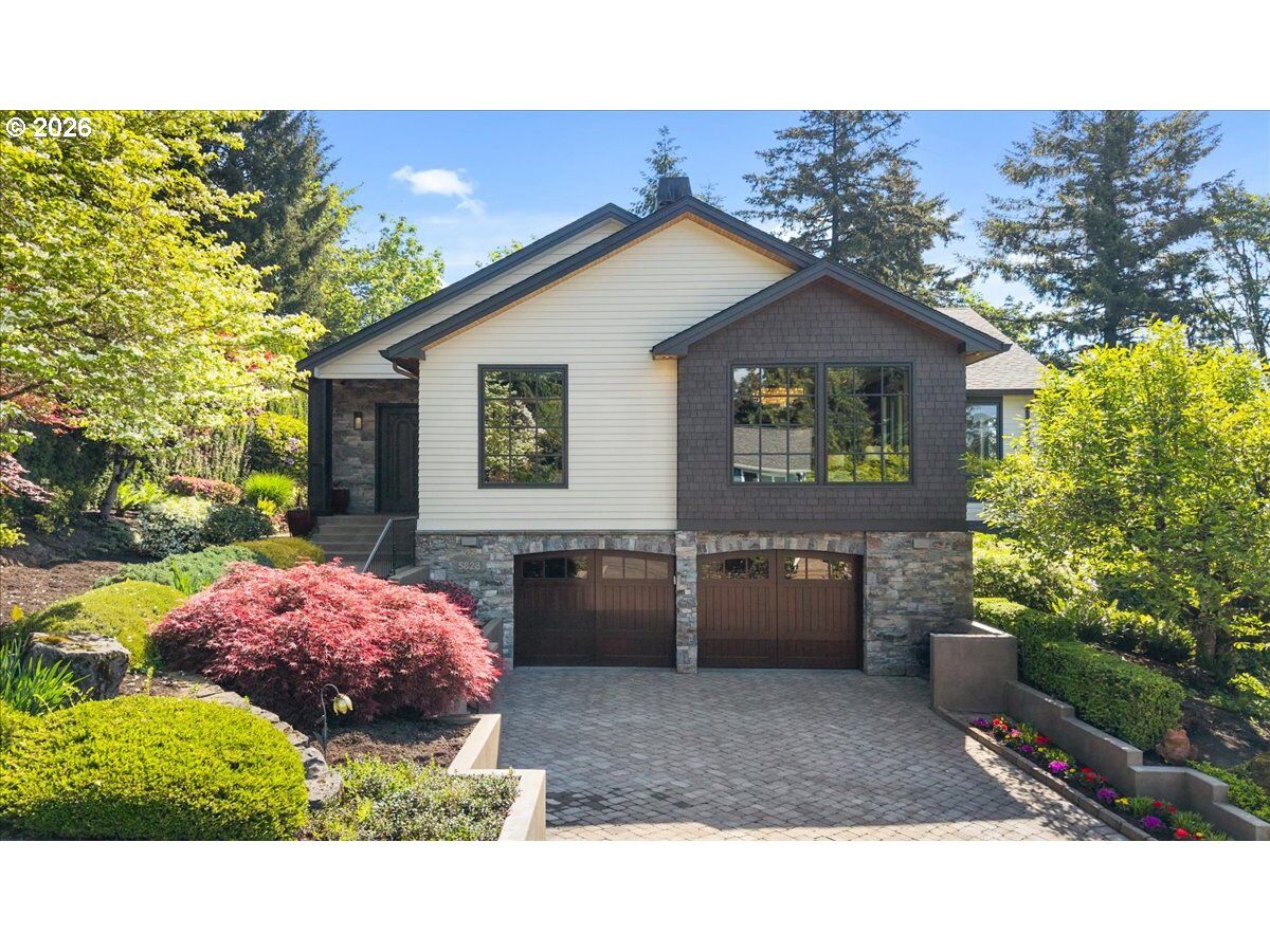 Property Photo:  5828 SW Cheltenham Dr  OR 97239 