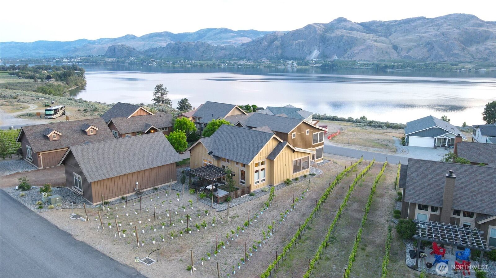Property Photo:  130  Village Way  WA 98844 