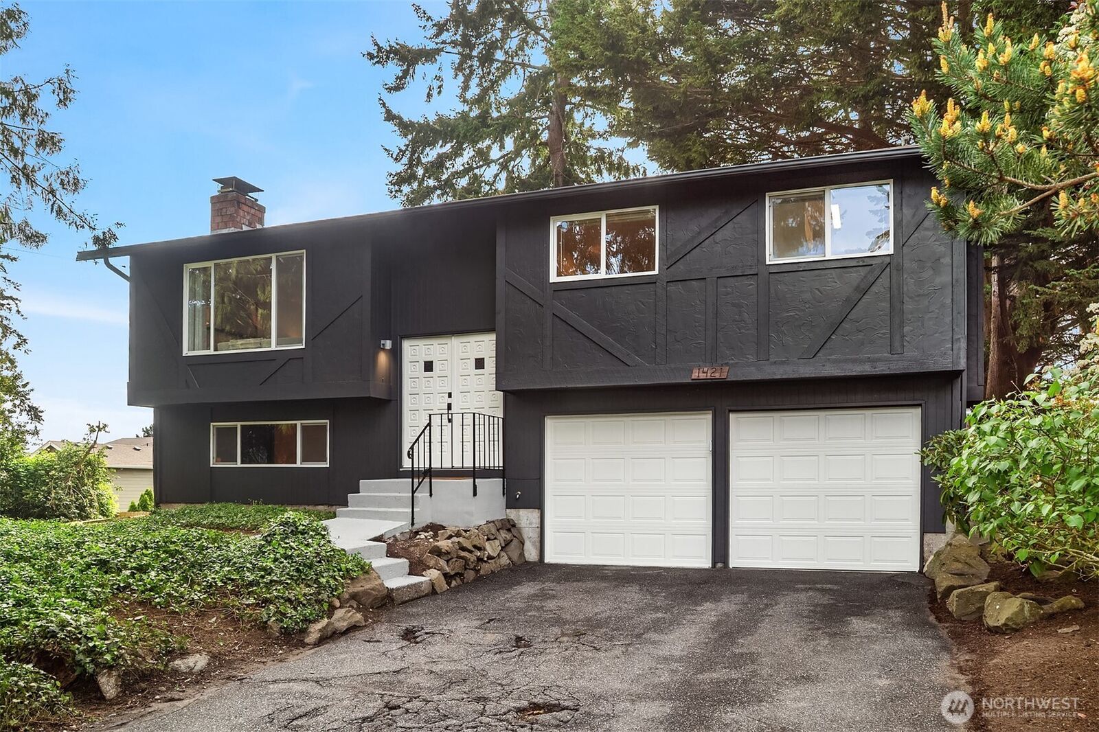 Property Photo:  1421 NW 196th St  WA 98177 