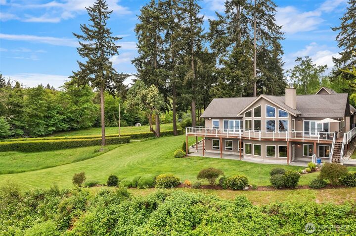 Property Photo:  16532  87th Avenue SW  WA 98070 