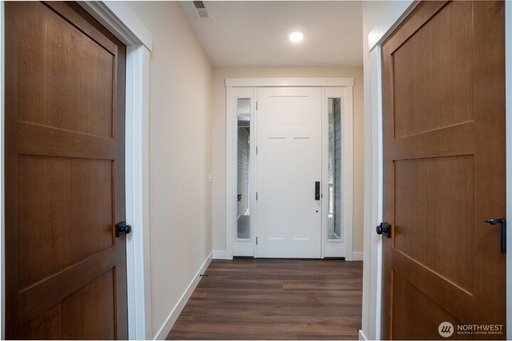 Property Photo:  21 E Eastwood Lane  WA 98592 