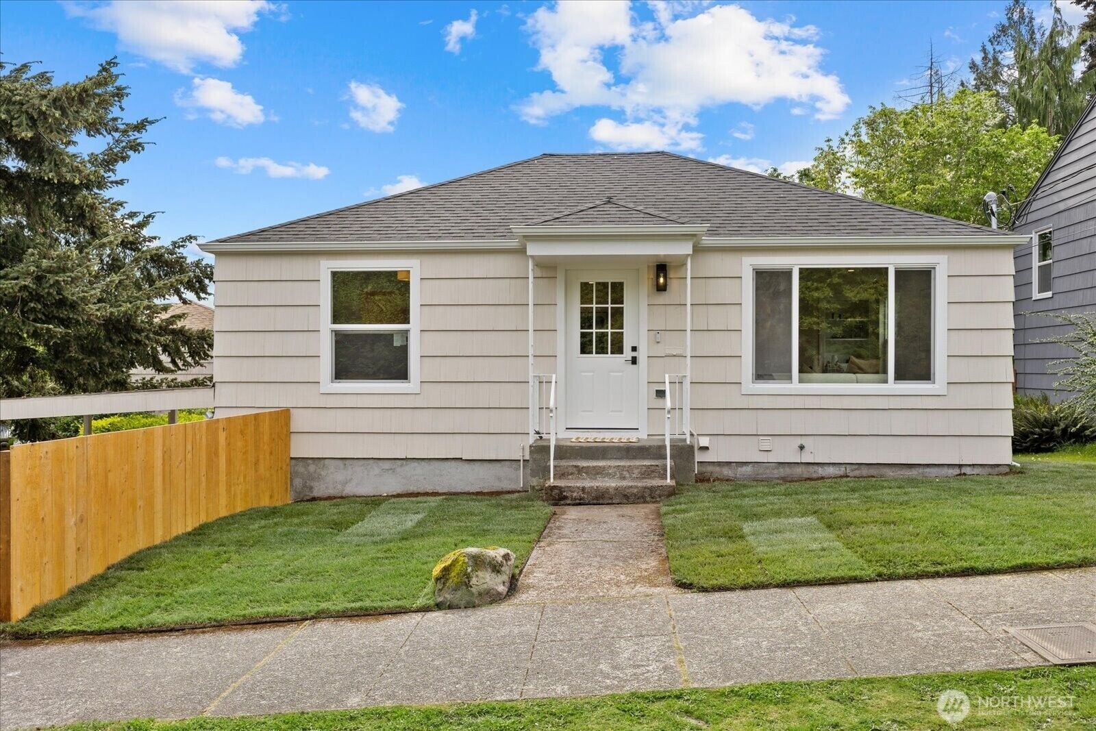 Property Photo:  4238  28th Place W  WA 98199 